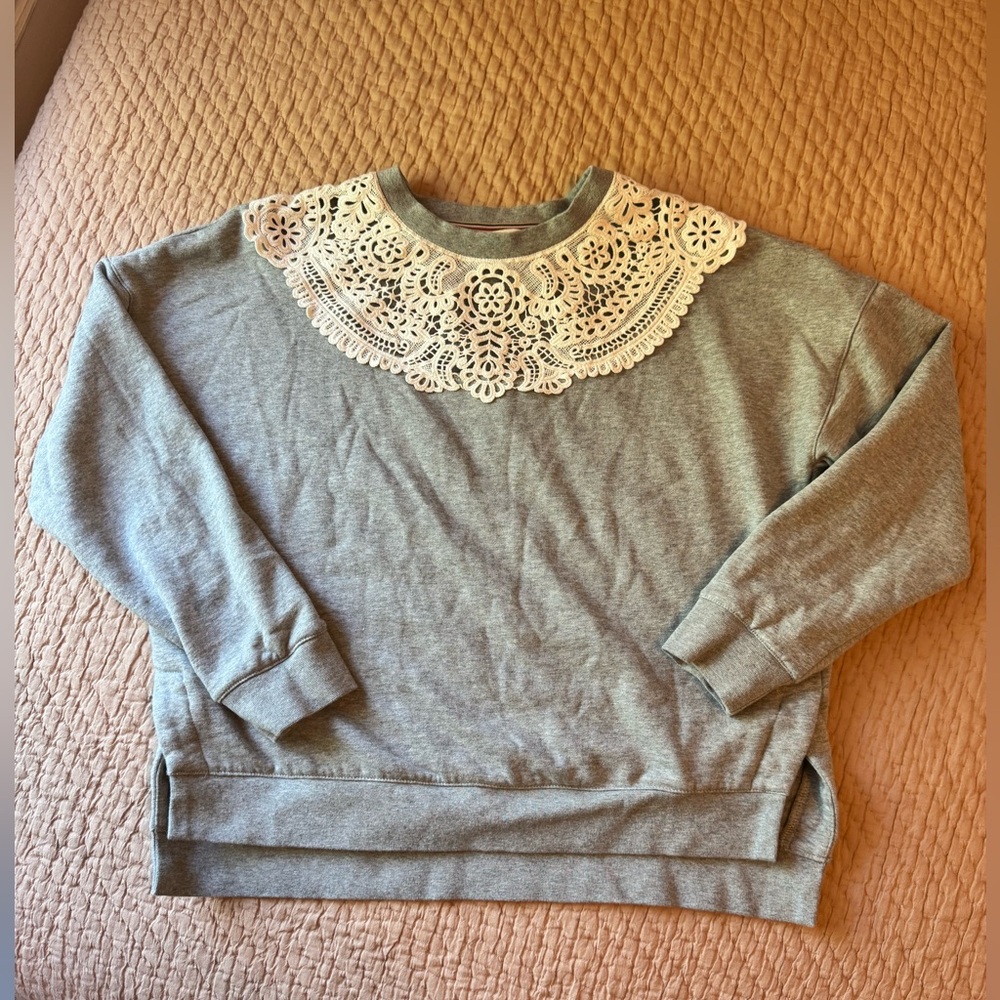 Boden Gray Interest Sweatshirt w White Lace, Size Small, Like New!